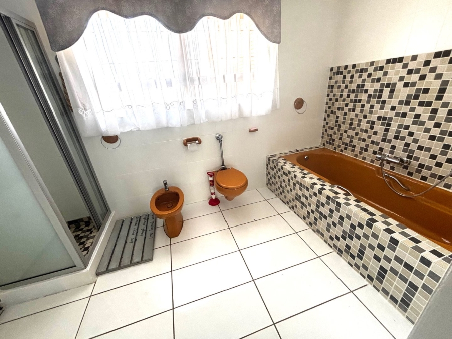 3 Bedroom Property for Sale in Flamwood North West